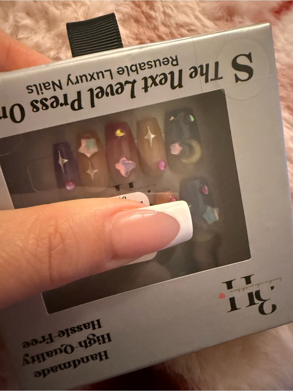 Press-On Nail Set with Pastel Accents